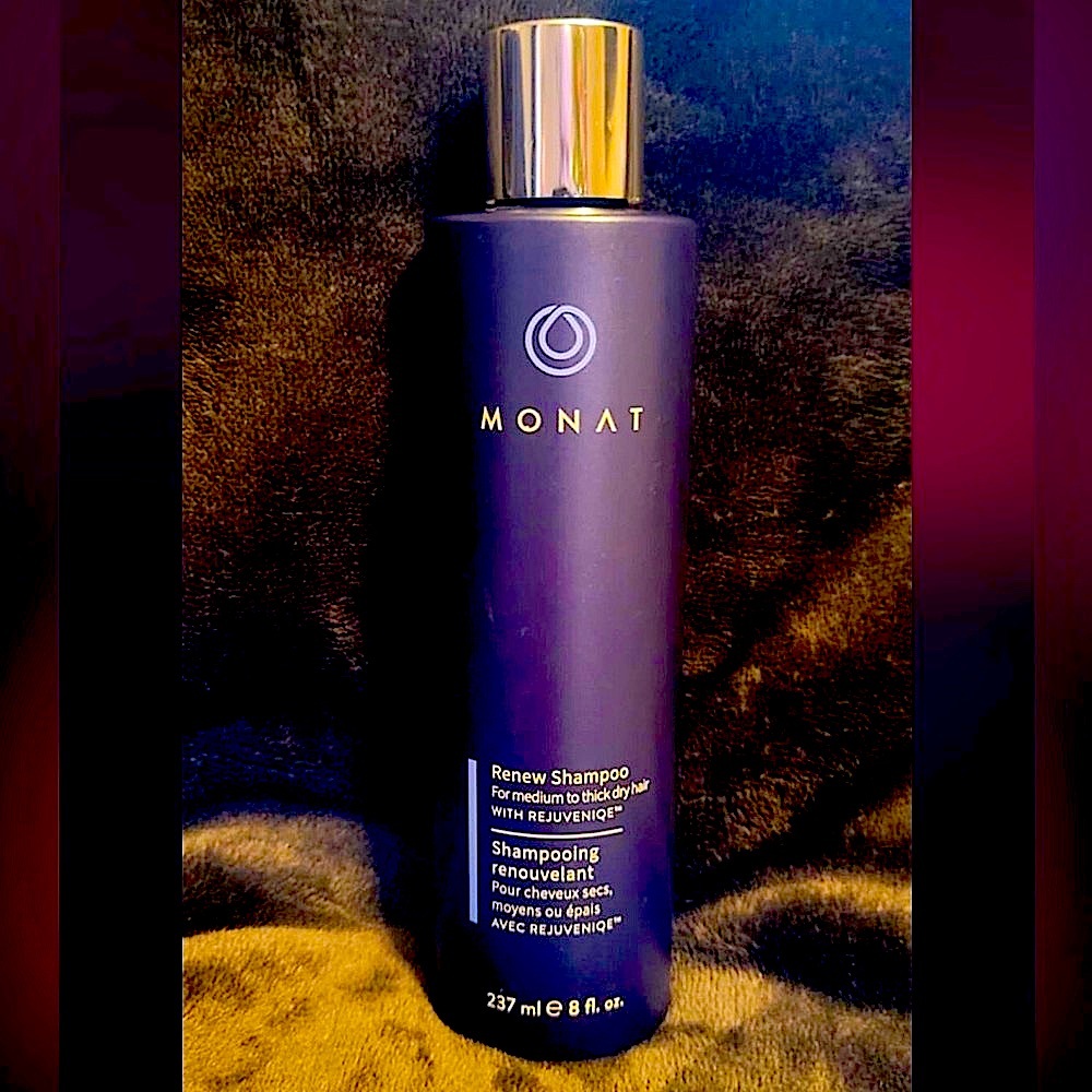Monat Renew Shampoo with Rejuveniqe